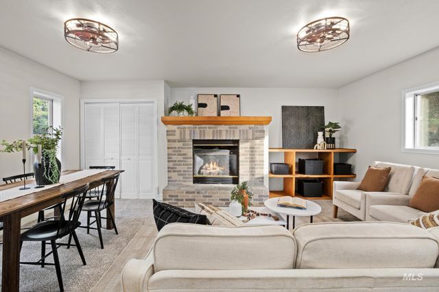 1535 E Oakridge, Boise, ID 83716