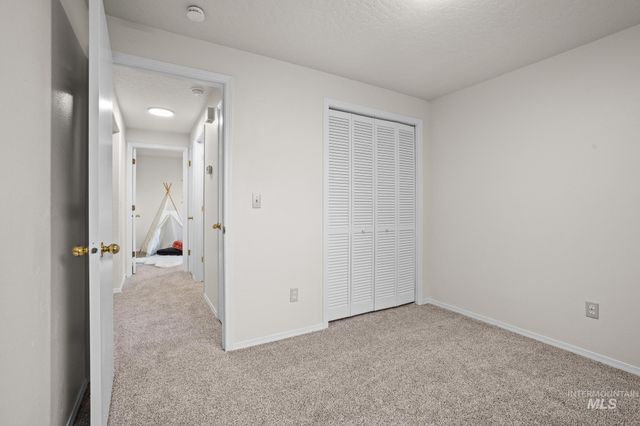 1535 E Oakridge, Boise, ID 83716
