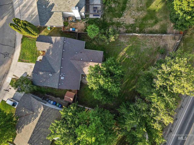 1535 E Oakridge, Boise, ID 83716