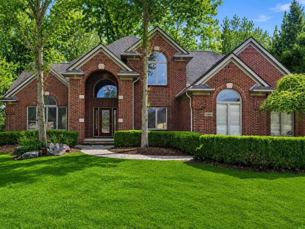52018 Loon Court, Shelby Twp, MI 48315