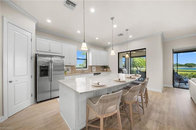 8814 Vaccaro CT, Naples, FL 34119