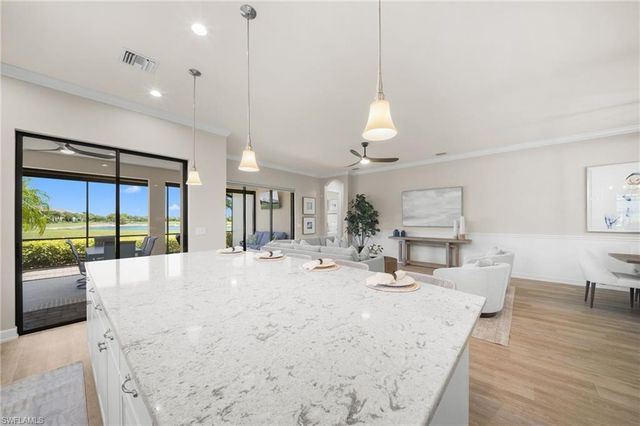 8814 Vaccaro CT, Naples, FL 34119