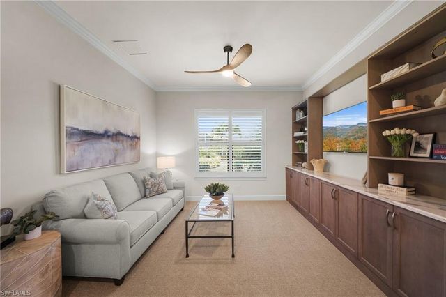 8814 Vaccaro CT, Naples, FL 34119