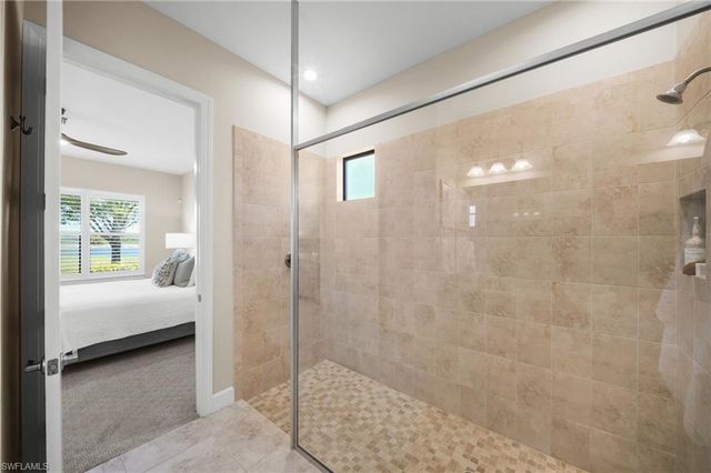 8814 Vaccaro CT, Naples, FL 34119