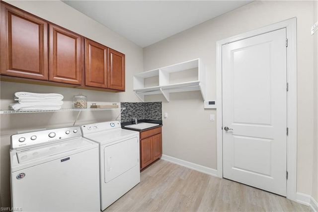 8814 Vaccaro CT, Naples, FL 34119