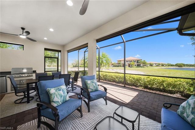 8814 Vaccaro CT, Naples, FL 34119