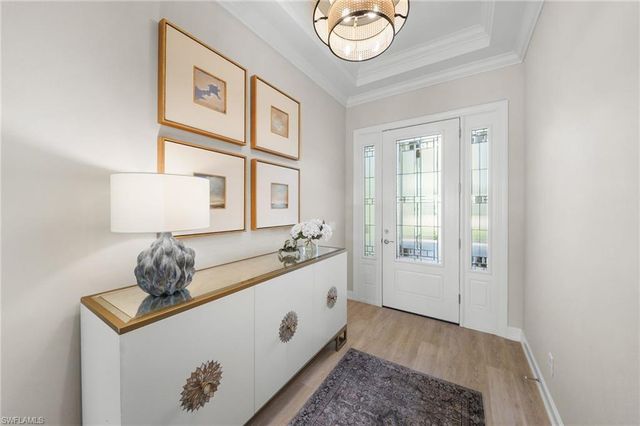 8814 Vaccaro CT, Naples, FL 34119