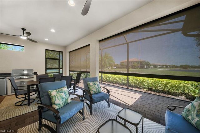 8814 Vaccaro CT, Naples, FL 34119