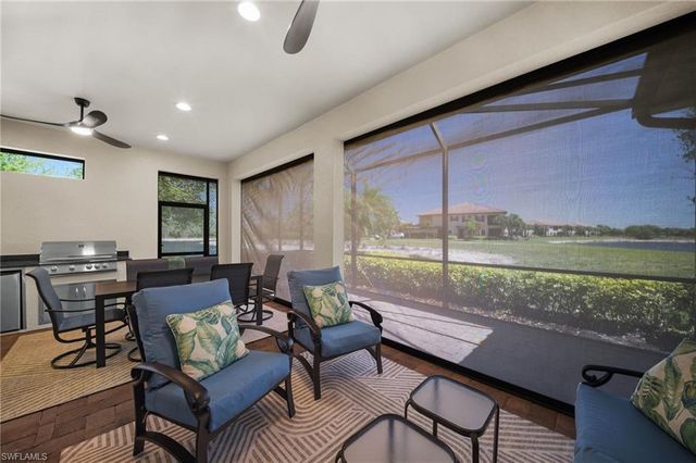 8814 Vaccaro CT, Naples, FL 34119