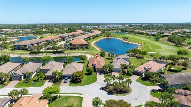 8814 Vaccaro CT, Naples, FL 34119