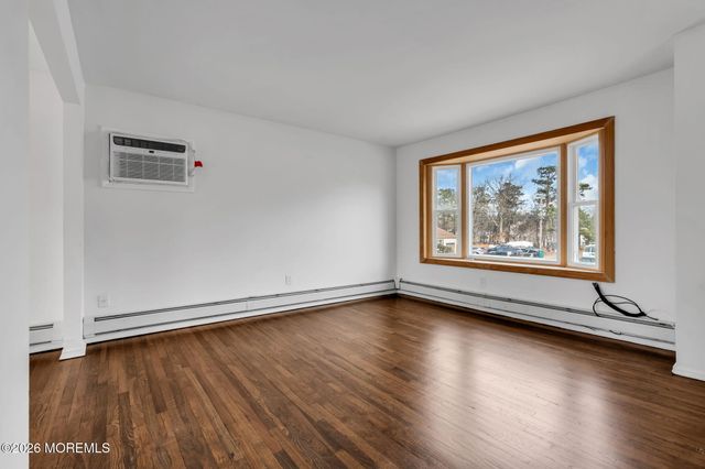 613 Champlain Street, Toms River, NJ 08757