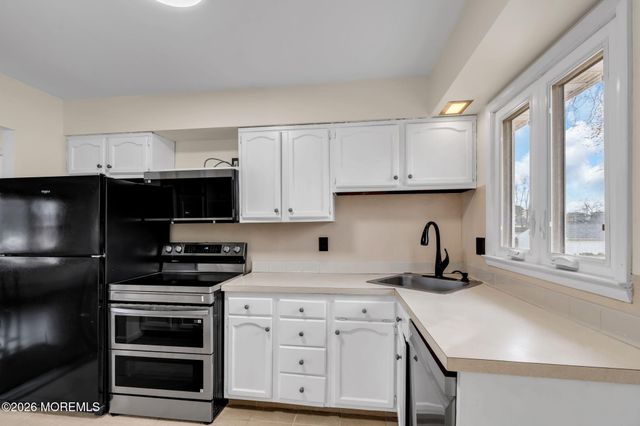 613 Champlain Street, Toms River, NJ 08757
