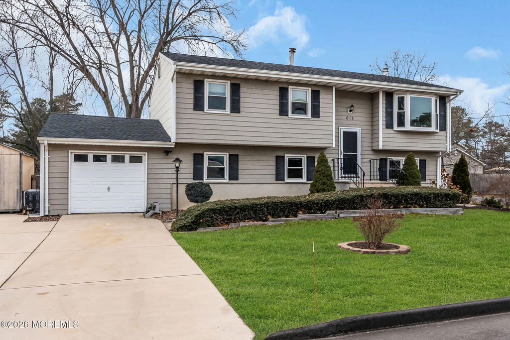 613 Champlain Street, Toms River, NJ 08757