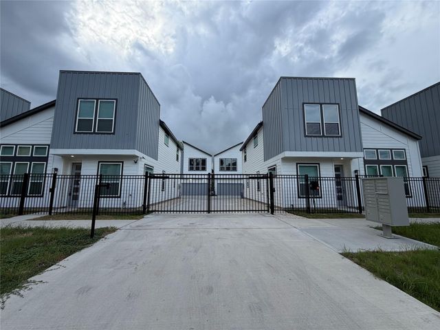 6059 Cebra St, Houston, TX 77091