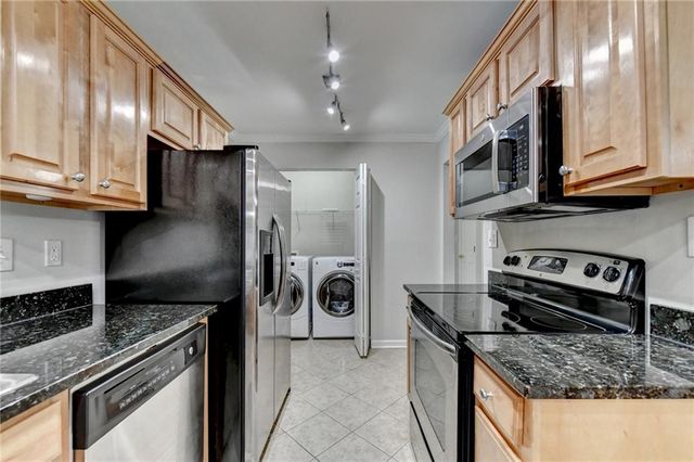702 Brighton Point, Sandy Springs, GA 30328