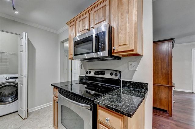 702 Brighton Point, Sandy Springs, GA 30328