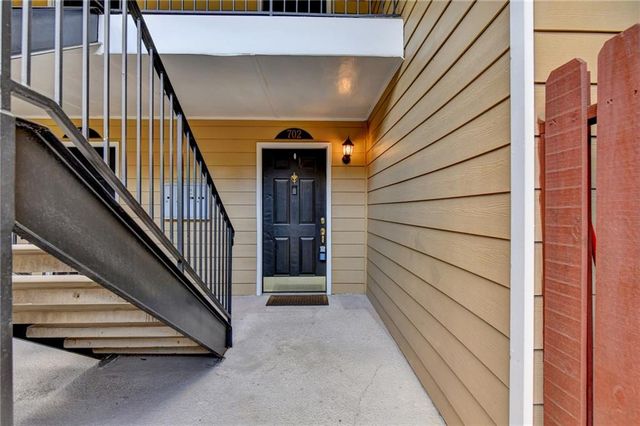 702 Brighton Point, Sandy Springs, GA 30328