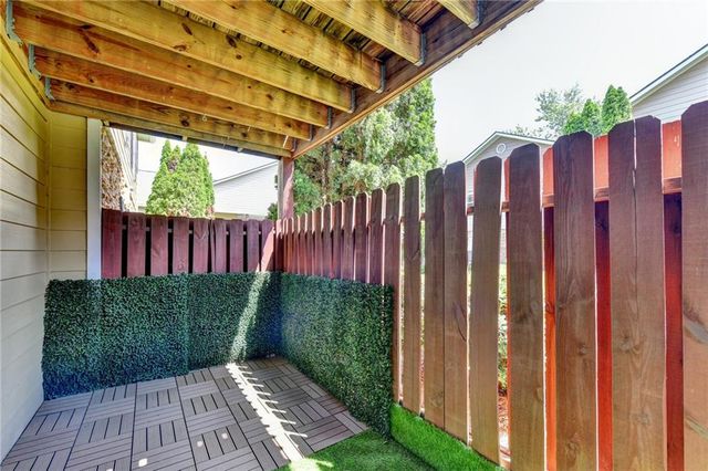 702 Brighton Point, Sandy Springs, GA 30328