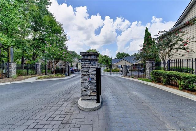 702 Brighton Point, Sandy Springs, GA 30328