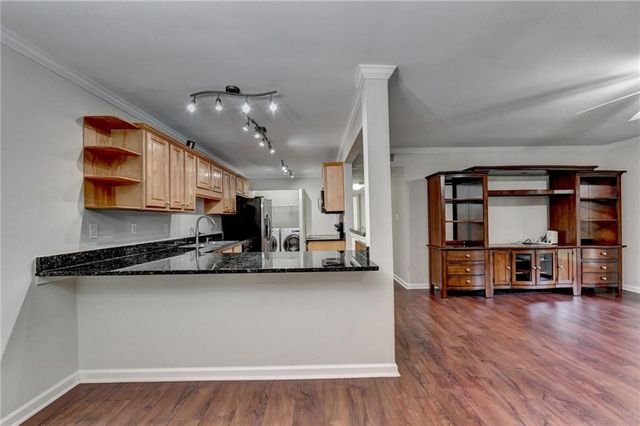 702 Brighton Point, Sandy Springs, GA 30328