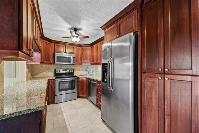 827 Sky Pine Way G1, Greenacres, FL 33415
