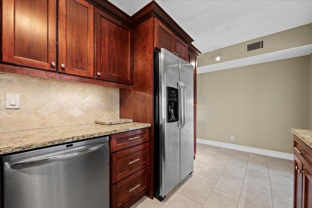 827 Sky Pine Way G1, Greenacres, FL 33415