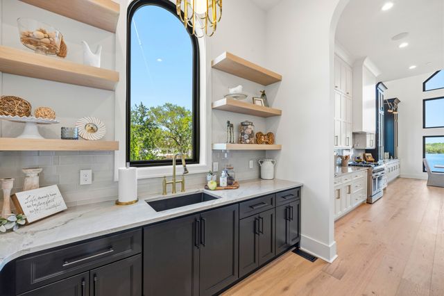 107 Bluegrass Pt, Hendersonville, TN 37075