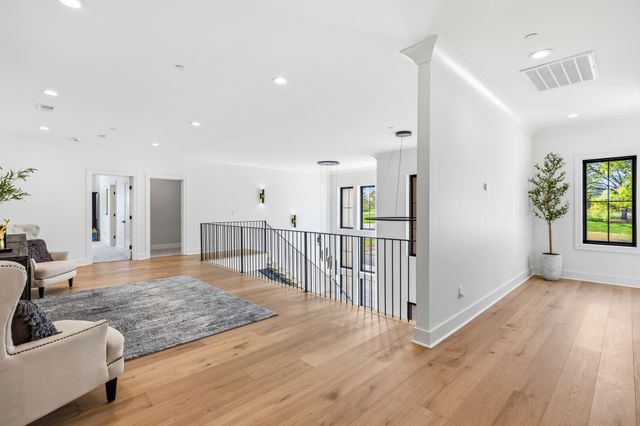 107 Bluegrass Pt, Hendersonville, TN 37075