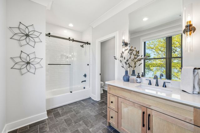 107 Bluegrass Pt, Hendersonville, TN 37075
