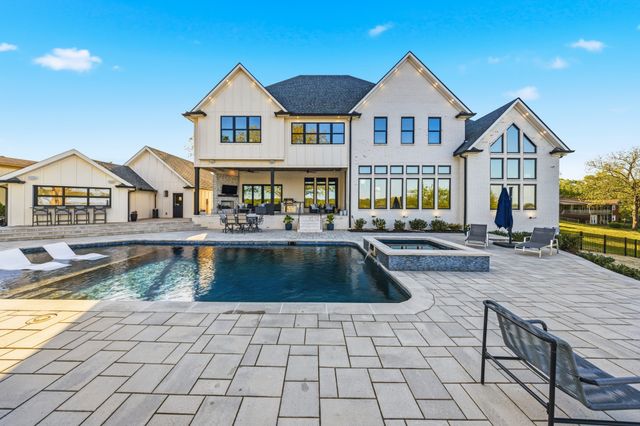 107 Bluegrass Pt, Hendersonville, TN 37075