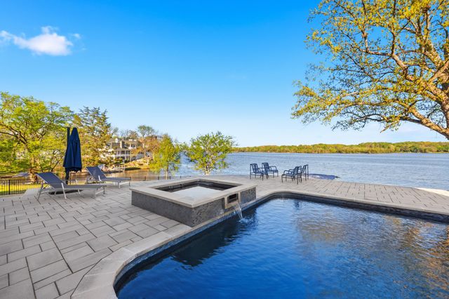107 Bluegrass Pt, Hendersonville, TN 37075
