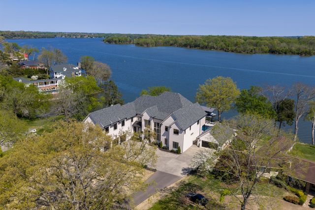107 Bluegrass Pt, Hendersonville, TN 37075