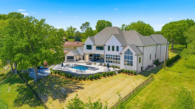 107 Bluegrass Pt, Hendersonville, TN 37075