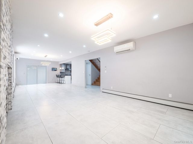 83-34 116th Street, Kew Gardens, NY 11418