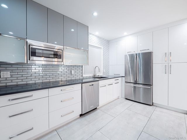 83-34 116th Street, Kew Gardens, NY 11418