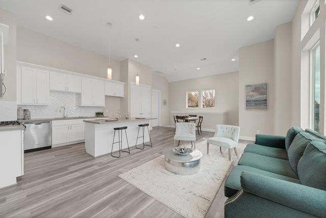 5904 Gardendale Drive D, Houston, TX 77092