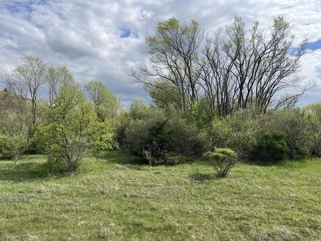 2357 Wallace Lake Rd ROAD, West Bend, WI 53090