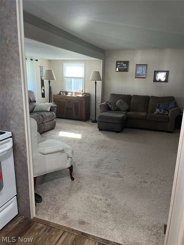 230 Deer Drive, Chardon, OH 44024