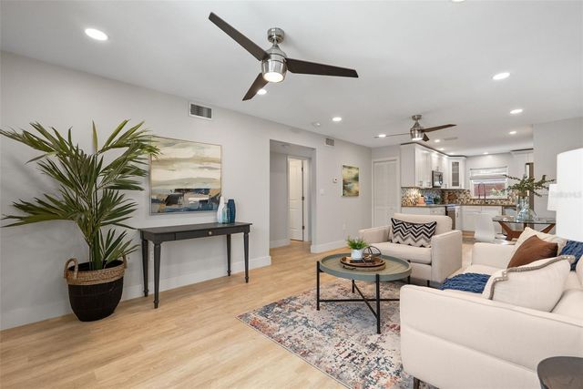 506 71ST AVE 7, St Pete Beach, FL 33706