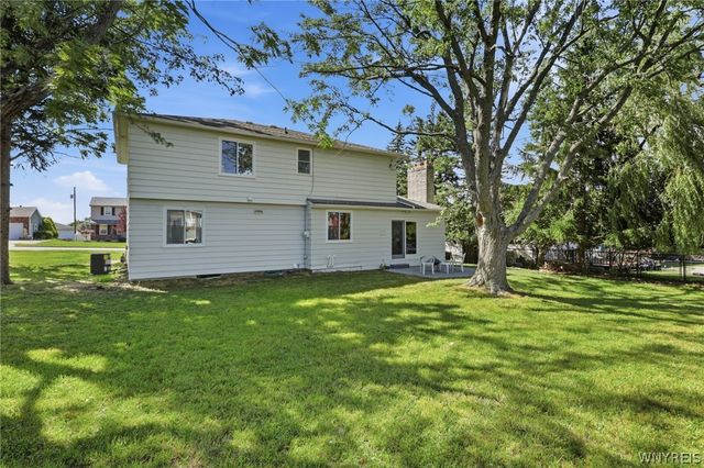 93 Hemlock Drive, West Seneca, NY 14224