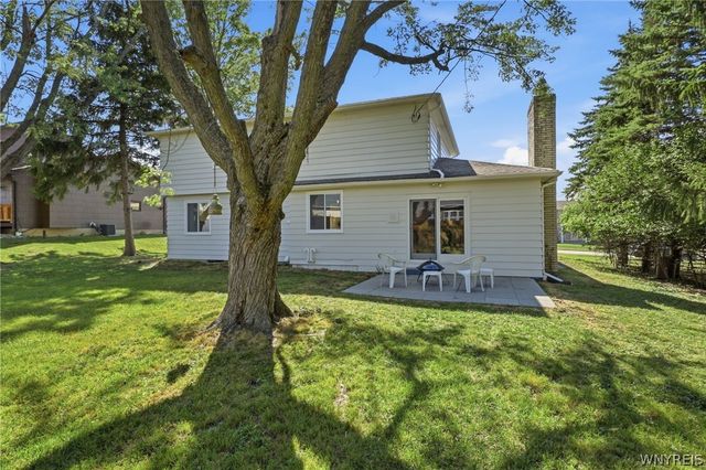 93 Hemlock Drive, West Seneca, NY 14224