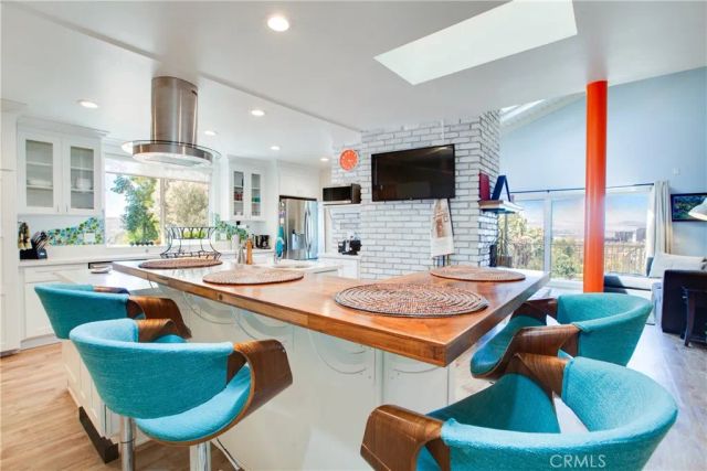 22459 Venido, Woodland Hills, CA 91364