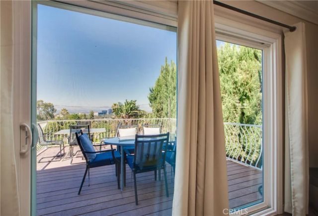 22459 Venido, Woodland Hills, CA 91364