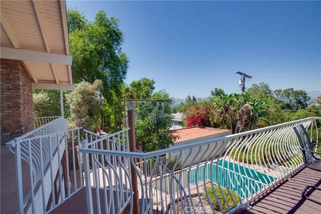 22459 Venido, Woodland Hills, CA 91364
