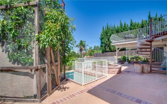 22459 Venido, Woodland Hills, CA 91364