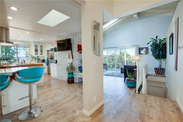 22459 Venido, Woodland Hills, CA 91364