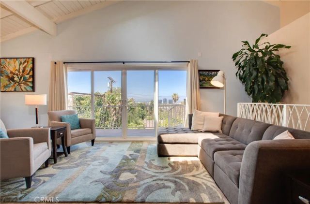 22459 Venido, Woodland Hills, CA 91364