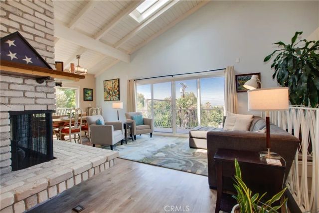 22459 Venido, Woodland Hills, CA 91364