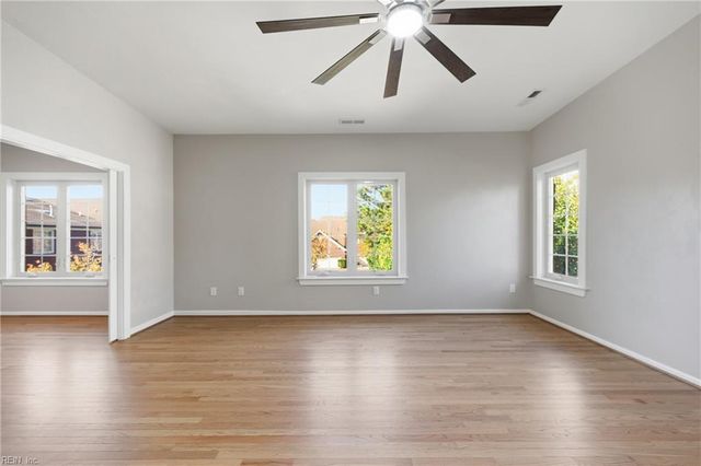 3223 Huntwick LN, Virginia Beach, VA 23451