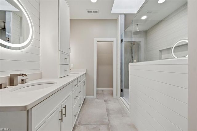 3223 Huntwick LN, Virginia Beach, VA 23451